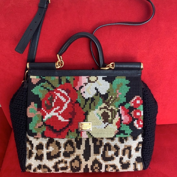 dolce and gabbana crochet bag